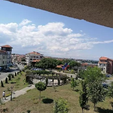 в царево, кв.василико - приятели и семейства